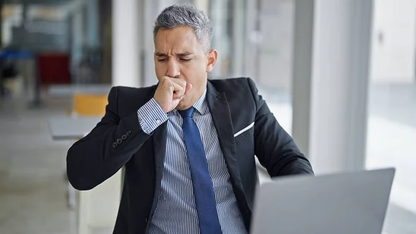 Young Hispanic Man Business Worker Using Laptop Coughing Office — Stock Photo, Image