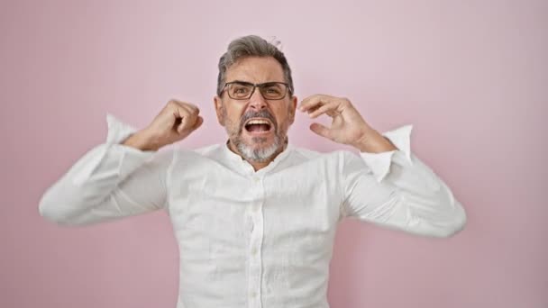 Young Attractive Hispanic Man Grey Haired Bearded Screaming Loud Furious — Stock Video