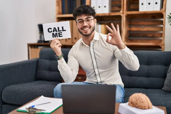 Hispanic Man Beard Working Therapy Office Holding Call Sign Doing — Stock Photo, Image