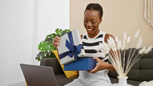 Beautiful African American Woman Unpacking Gift Home While Relaxing Her — Stock Photo, Image