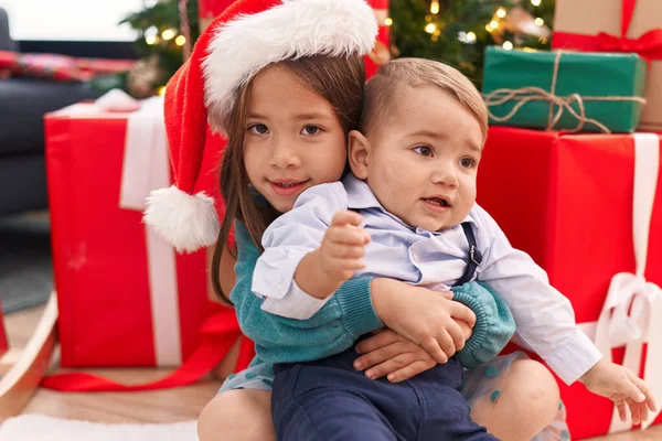 Adorable Boy Girl Hugging Each Other Celebrating Christmas Home — Stock Photo, Image
