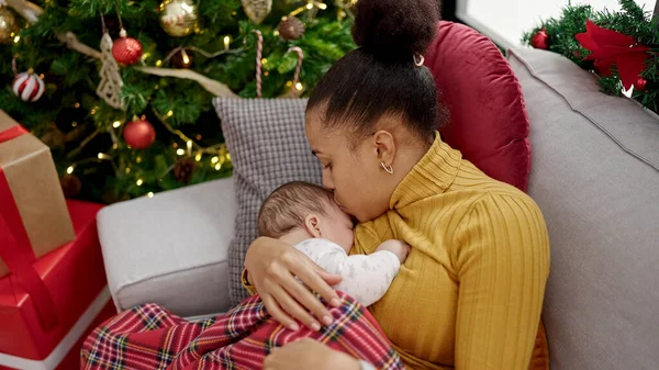 Mother Son Celebrating Christmas Breastfeeding Baby Home — Stock Photo, Image