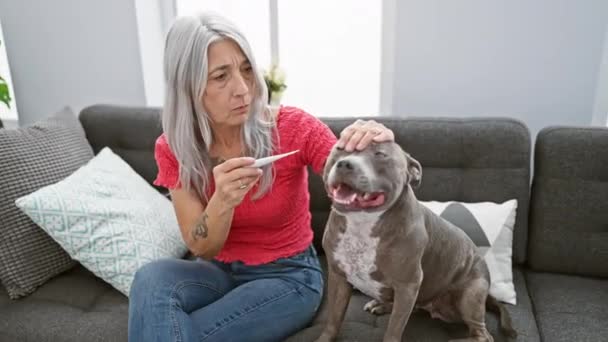 Grey Haired Middle Aged Woman Home Seriously Concentrated Measuring Her — Stock Video
