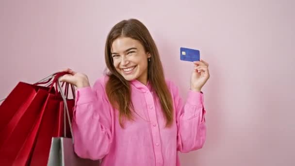 Super Feliz Jovem Hispânica Comprador Cartão Crédito Elegante Com Belo — Vídeo de Stock