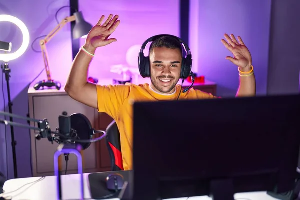 Young Hispanic Man Streamer Playing Video Game Dancing Gaming Room — Stock Photo, Image
