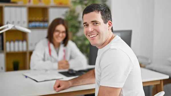 Doctor Patient Having Medical Consultation Smiling Clinic — Stock Photo, Image