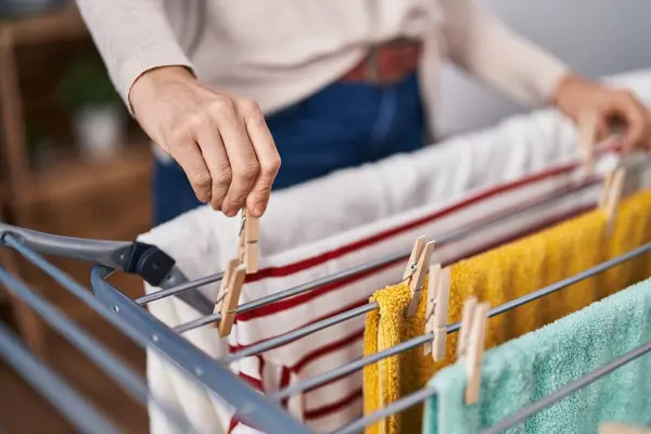 Young Beautiful Hispanic Woman Hanging Clothes Clothesline Laundry Room — Stockfoto