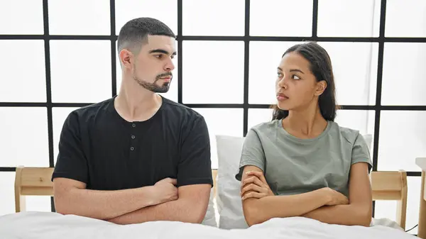 Beautiful Couple Arguing Bed Picture Despair Frustration Bedroom — Stock Photo, Image