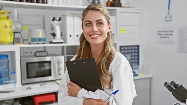 Confident Blonde Woman Scientist Masterfully Balancing Work Cheer Standing Buzzing — Stock Photo, Image