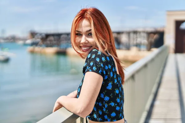 Young Caucasian Woman Smiling Confident Leaning Balustrade Seaside — Stock Photo, Image