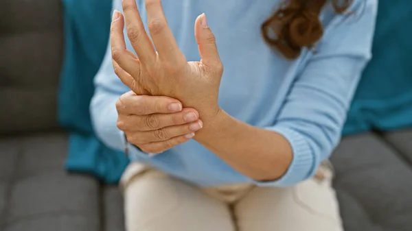 Mature Woman Curly Hair Suffering Hand Pain While Sitting Her — Stock Photo, Image