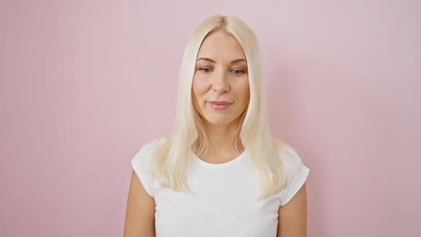 Geschokt Bang Jong Blond Schoonheid Gezicht Weerspiegelt Angst Verbazing Haar — Stockvideo