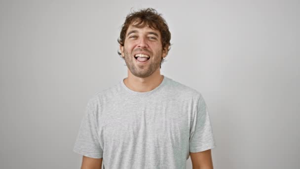 Schöner Junger Mann Lässigem Shirt Streckt Die Zunge Heraus Für — Stockvideo