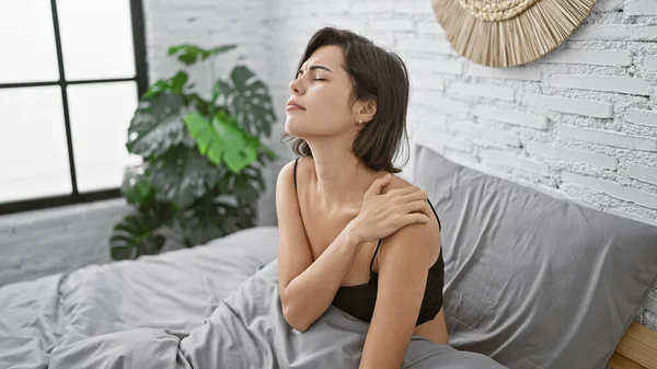 Upset Young Hispanic Woman Suffering Serious Back Injury Bed Worried — Stock Photo, Image