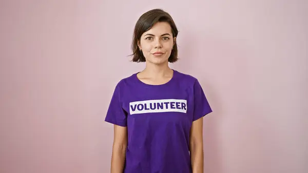 Verbluffende Jonge Spaanse Vrouw Een Vrijwilliger Die Onvermoeibaar Werkt Aan — Stockfoto