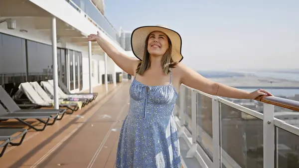 Happy Woman Enjoys Sunshine Cruise Deck Overlooking Ocean Embodying Leisure — Stock Photo, Image