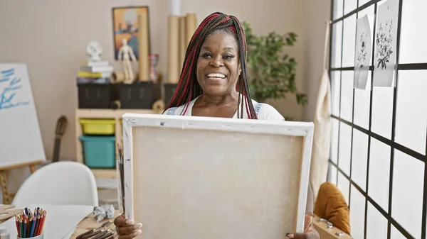 Confident African American Woman Artist Smiling Looking Her Beautiful Drawing — Stock Photo, Image