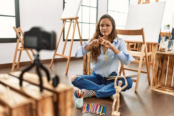 Jonge Mooie Spaanse Vrouw Kunstenaar Opname Tekenen Les Communiceren Met — Stockfoto