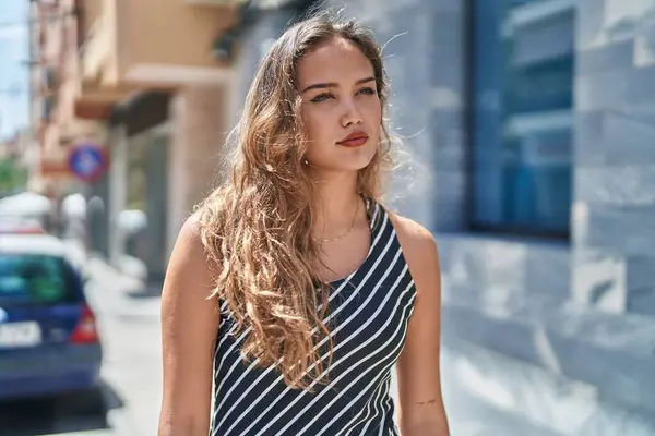 Young Beautiful Hispanic Woman Looking Side Serious Expression Street — Photo