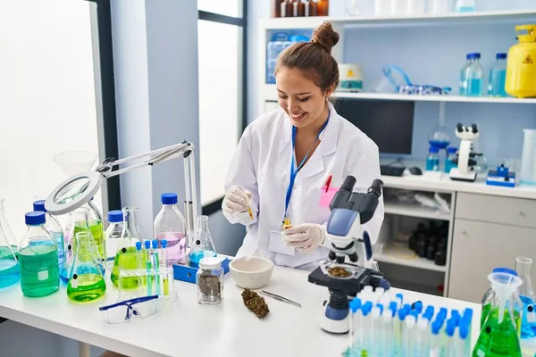 Young Beautiful Hispanic Woman Scientist Smiling Confident Holding Syrup Laboratory — Stock Photo, Image