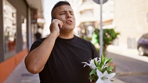 Young Latin Man Confidently Talking His Phone Grinning Widely Holds — Stock Video