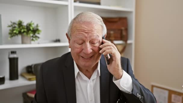 Upset Senior Man Boss Arguing Phone Looking Serious Office — Stock Video