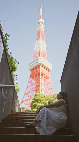 Beautiful Hispanic Woman Glasses Perched Stairs Portrait Urban Modernity Tokyo — Stock Photo, Image