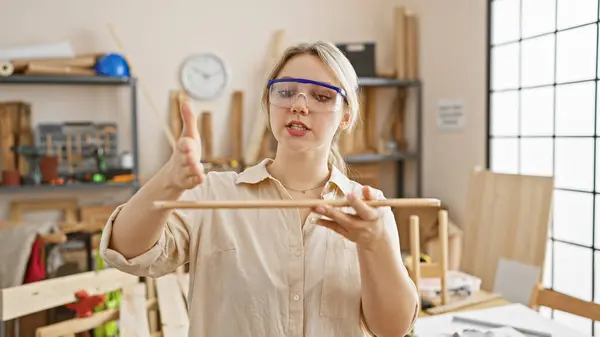 Blonde Woman Focused Precision Sunny Carpentry Workshop Wearing Safety Goggles — Stock Photo, Image