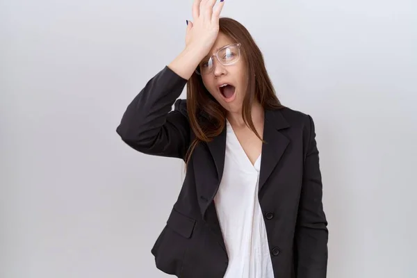 Beautiful Brunette Woman Wearing Business Jacket Glasses Surprised Hand Head — Stock Photo, Image