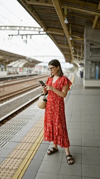 Beautiful Hispanic Woman Glasses Waiting Train Station Platform Using Smartphone — Stock Photo, Image