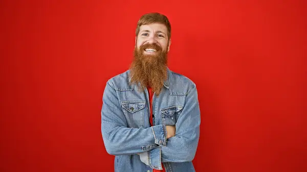 Joyful Young Irish Guy Red Hair Smiling Beard Crossed Arms — Stock Photo, Image