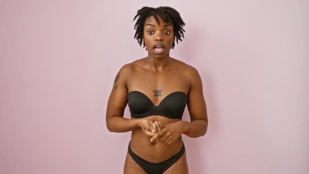 Dreadlocked Young Black Woman Lingerie Forgets Slaps Forehead Oops Moment — Stock Video