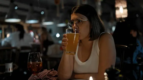 Young Beautiful Hispanic Woman Drinking Beer Restaurant — Stock Photo, Image