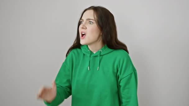 Gefrustreerde Jonge Vrouw Sweatshirt Die Een Schreeuw Geeft Luid Schreeuwen — Stockvideo