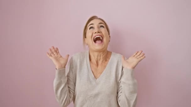 Verrückter Spaß Reife Blondine Gewinnerin Leben Die Wahnsinnig Einen Großen — Stockvideo
