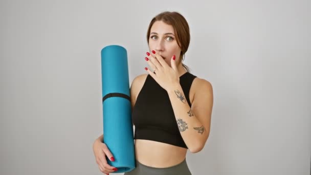 Shocked Young Brunette Woman Sportwear Yoga Mat Stunned Expression Covering — Stock Video