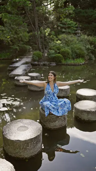 Beautiful Hispanic Woman Sitting Stone Path Taking Nature Green Summer — Stock Photo, Image