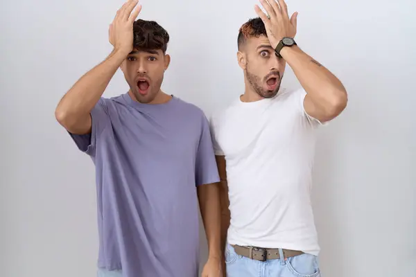 Homosexual Gay Couple Standing White Background Surprised Hand Head Mistake — Stock Photo, Image