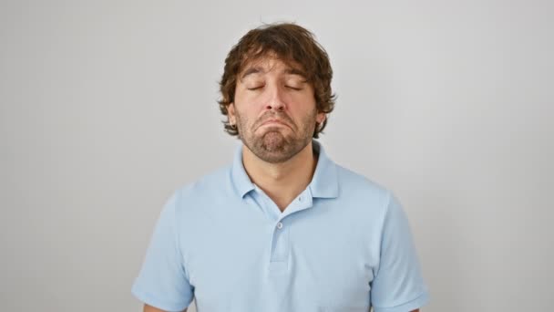 Stresli Beyaz Bir Adam Sıkıntılı Endişeli Öfkesini Tutuşturmak Ağlayan Yüz — Stok video