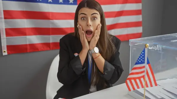 Surprised Hispanic Woman American Electoral Center Flag — Stock Photo, Image