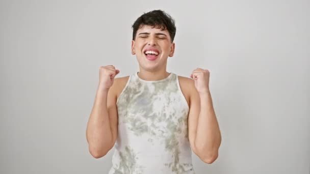 Πλούσιος Νεαρός Άνδρας Αμάνικο Shirt Στέκεται Γιορτάζει Νίκη Χαρούμενη Στάση — Αρχείο Βίντεο