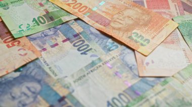 Nelson Mandela 'nın yer aldığı Güney Afrika banknotları, Güney Afrika' dan gelen çeşitli rengarenk oranları sergiliyor..