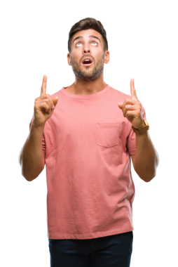 Mutlu, sakallı ve parmakları şeffaf bir geçmişi olan yakışıklı bir adam.