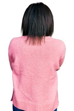 Şeffaf bir geçmişi olan Afrikalı Amerikalı genç bir kadının arka planı.