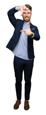 Şeffaf arkaplanda parmak çerçevesi gösteren mutlu genç adamın portresi    