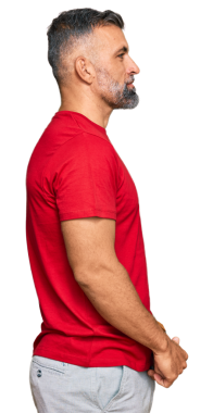 Şeffaf arka planda ciddi orta yaşlı bir adamın yan görüntüsü           