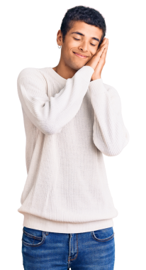 Şeffaf arka planda uyuyan yorgun genç adamın portresi           