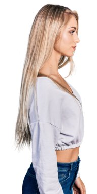 Şeffaf arkaplanda güzel sarışın bir kadının yan görüntüsü          