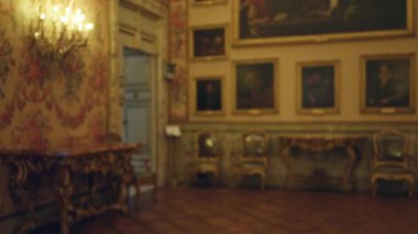 Galleria doria pamphilj iç dekorasyon, dekorasyon ve klasik sanat, Roma, İtalya 'da lüks, tarihi bir müze ortamı sergiliyor..
