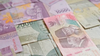 Endonezya 'nın renkli rupia banknotlarının kapanışı çeşitli mezhepler ve portreler sergileniyor..